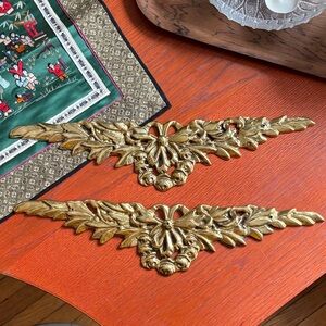 Elegant Gold wall Decorative Accents